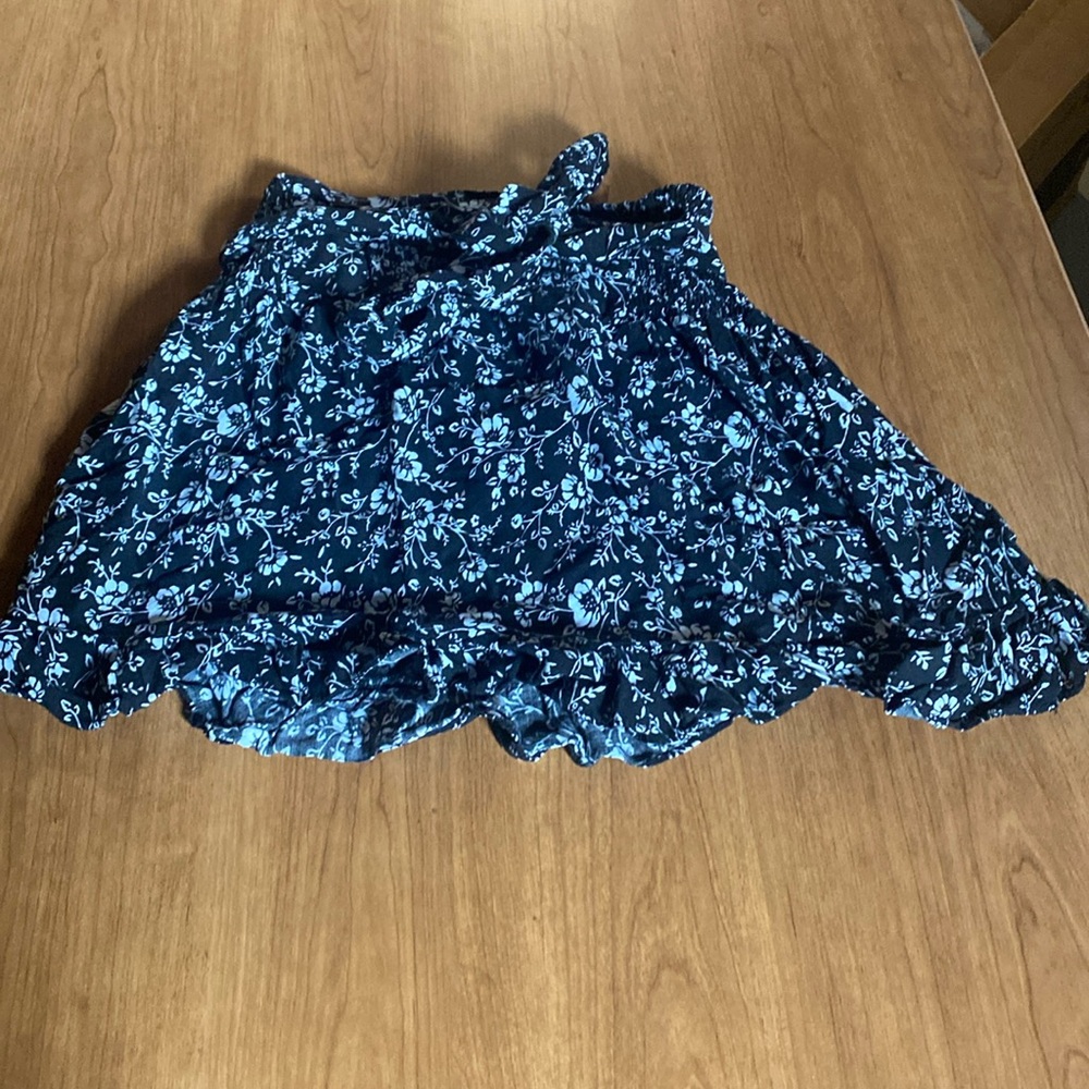 Flower skirt toe up w bow in front